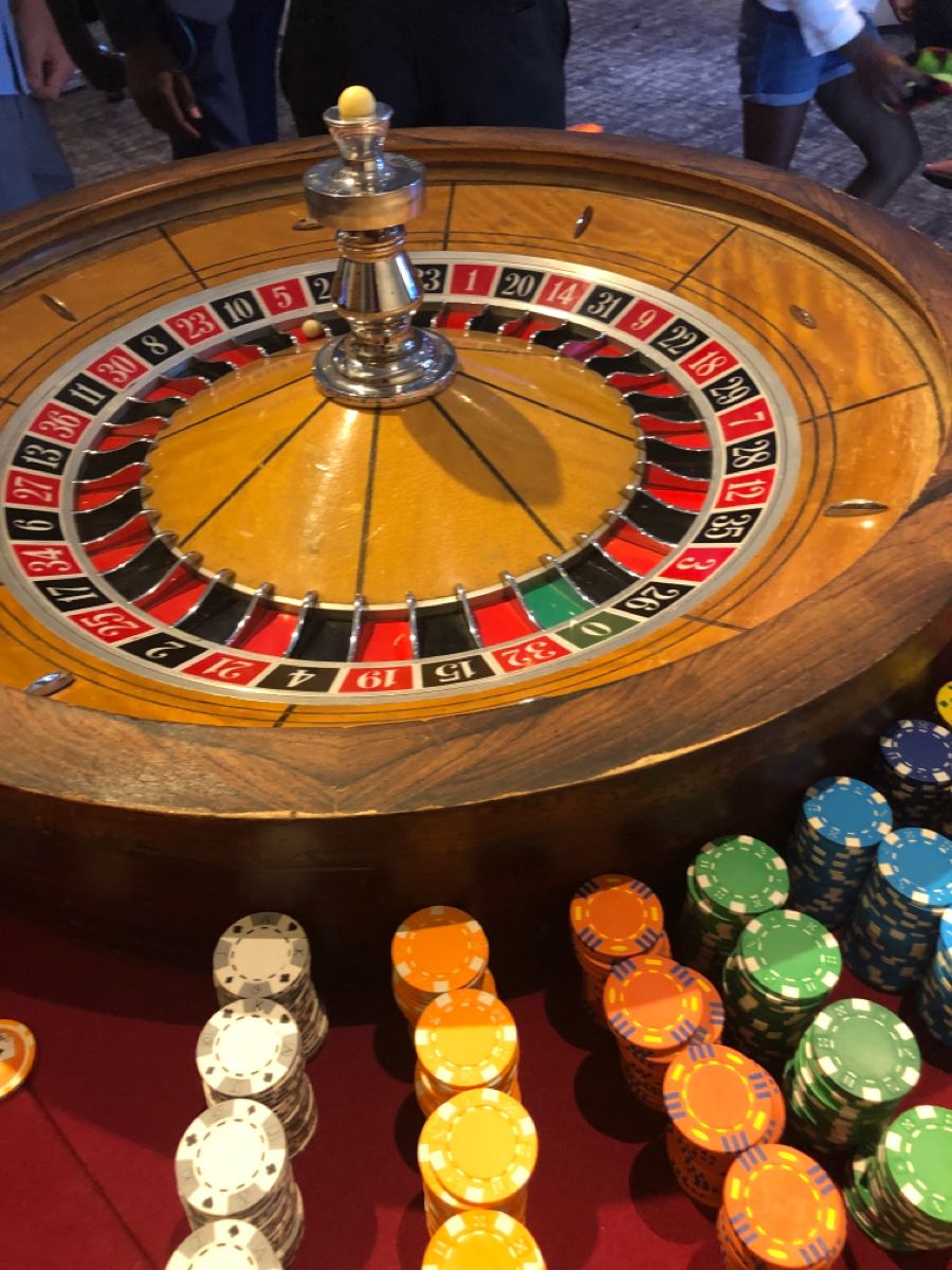 RakeBit کھلاڑیوں کے لیے لائیو کیسینو سیکشن